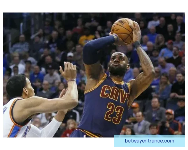 詹姆斯昨日惊艳劈扣起跳三点二米入网时速近五十公里