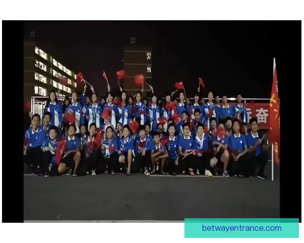 场上拼搏球员场下当房产经纪人进球庆祝用名片创奇迹